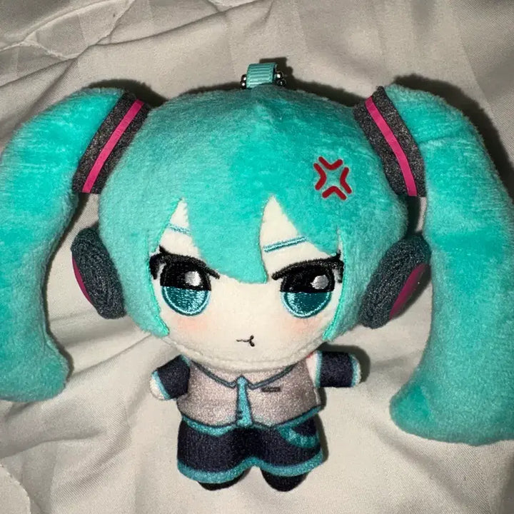 [BUNJANG] Hatsune Miku Pout Plush / 하츠네미쿠 삐짐인형 (미쿠감사제)