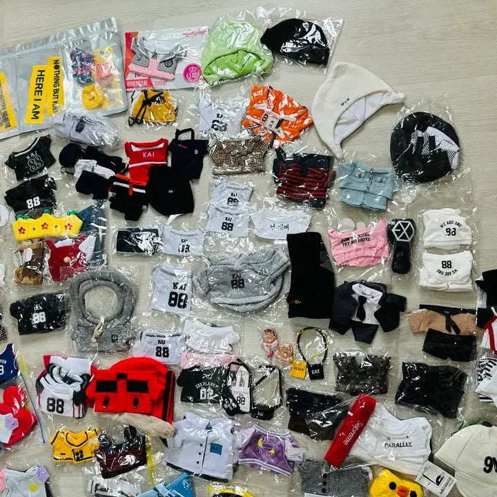 [BUNJANG] EXO Kai Custom Doll Clothes Bundle Set / EXO KAI 엑소 카이 커스텀 인형옷 100여개 이상 일괄판매