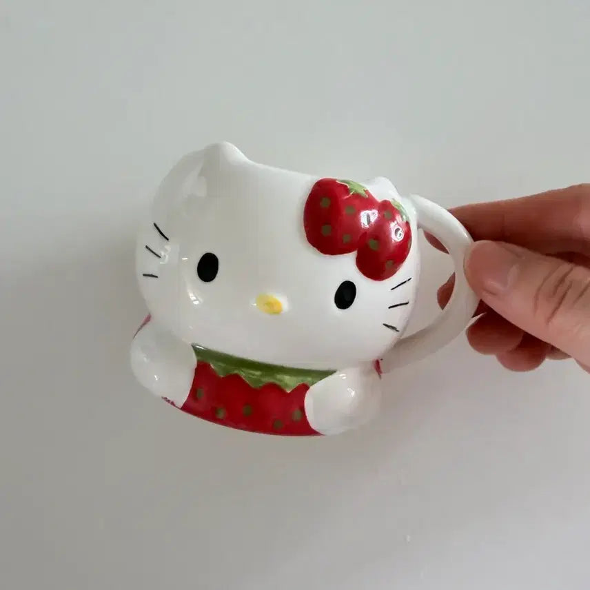 [SOLD OUT] 산리오 딸기 컵 키티머그컵 딸기키티