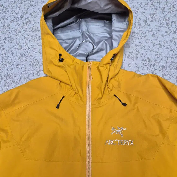 [SOLD OUT] 아크테릭스 베타 SL하이브리드 재킷 옐로우S(95-100)