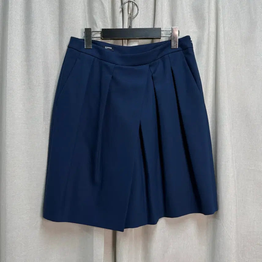 [SOLD OUT] 질샌더 네이비(JIL SANDER) 울 혼방 핀턱 큐롯 팬츠 반바지