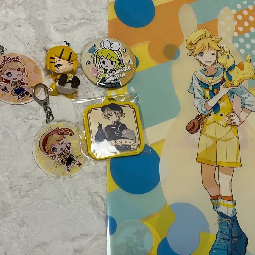 [BUNJANG] Kagamine Rin Len Shoulder Punch Gacha Charm Badge Lot / 카가미네 린 렌 굿즈 일괄 양도 어깨쿵 가챠 키링 뱃지 로디