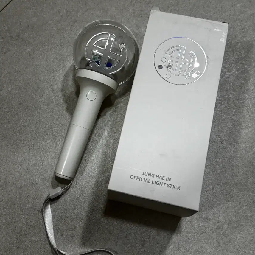 [BUNJANG] Jung Hae In "Haeinize" Official Lightstick / 정해인 배우 해이니즈 응원봉 팝니다