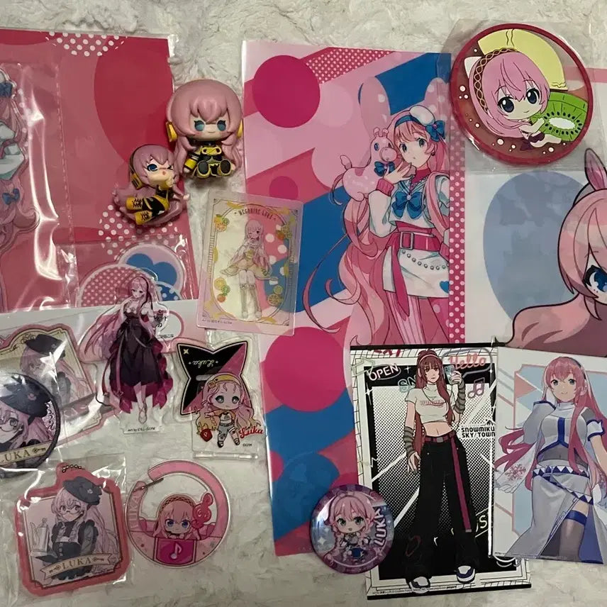 [BUNJANG] Megurine Luka Merchandise Bundle - Acrylic Stand, Miku Day Figure, Gacha Rodi / 메구리네 루카 굿즈 일괄 양도 아크릴스탠드 미쿠의날 피규어 가챠 로디