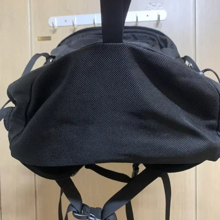 [BUNJANG] The North Face Hot Shot Backpack Black / 노스페이스 핫샷 백팩 블랙