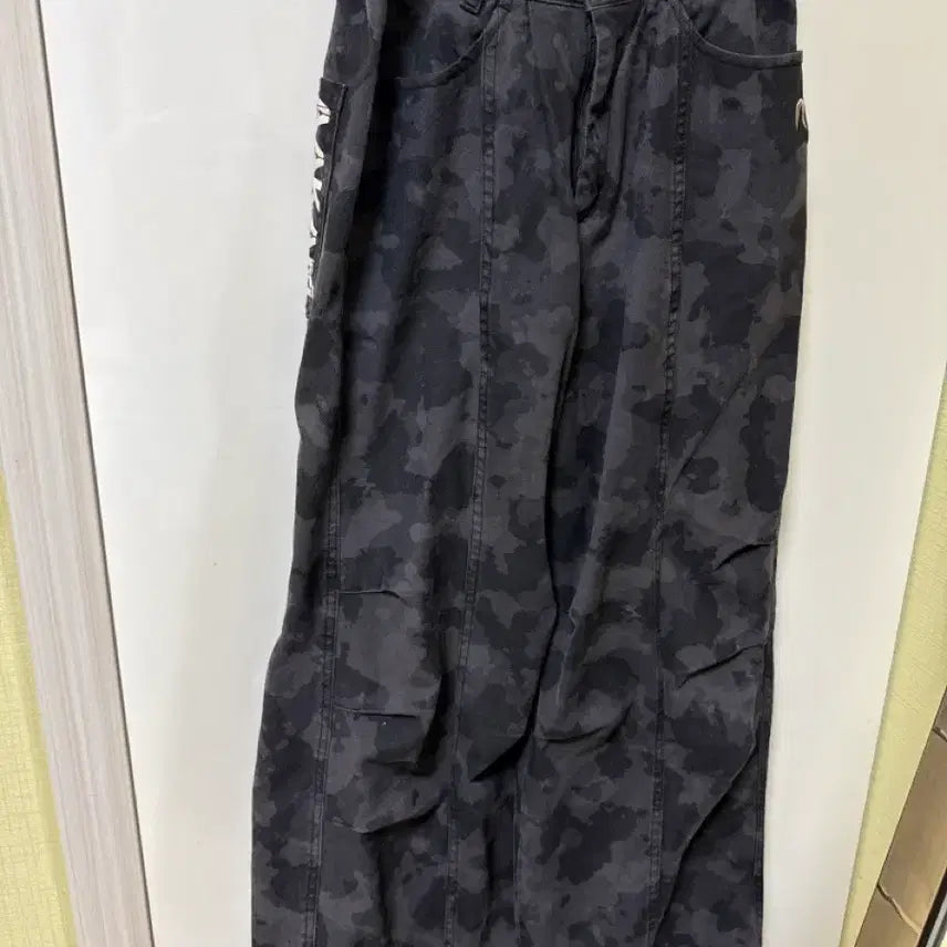 [BUNJANG] AKAM Pants Knee Pin-tuck Camouflage Twill Pants / 아캄팬츠Knee Pin-tuck Camouflage Twill Pants