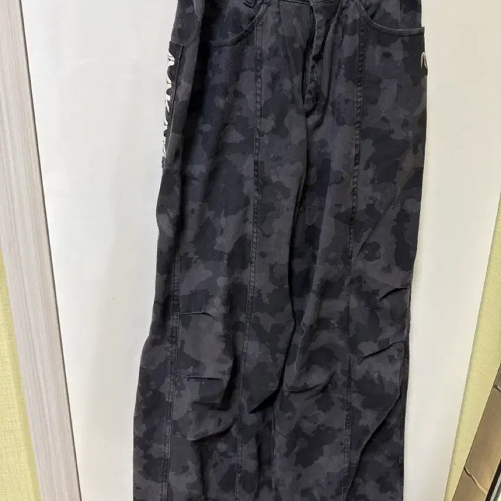 [BUNJANG] AKAM Pants Knee Pin-tuck Camouflage Twill Pants / 아캄팬츠Knee Pin-tuck Camouflage Twill Pants