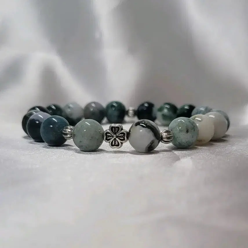 [BUNJANG] Wood Grain Agate Clover Charm Bracelet / 나뭇결 마노 원석 클로버 장식 팔찌