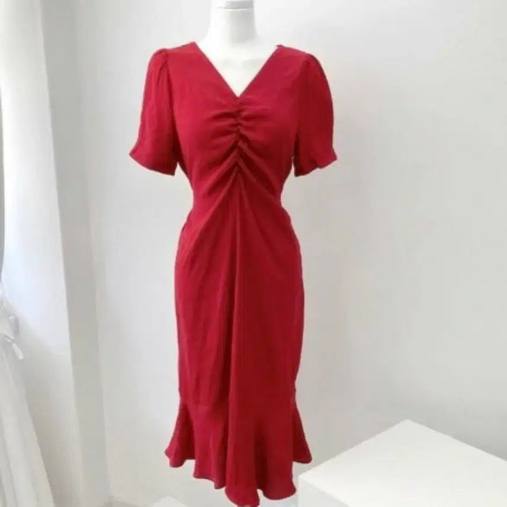 [BUNJANG] Red Shirring V-Neck Long Dress / 무료 ) 레드 원피스 셔링 원피스 브이넥 롱 원피스 레드 롱원피스