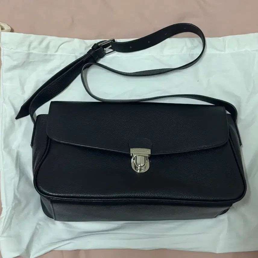 [BUNJANG] Ribbon Light Regan Shoulder Bag Black / 리본빛 리건 숄더백