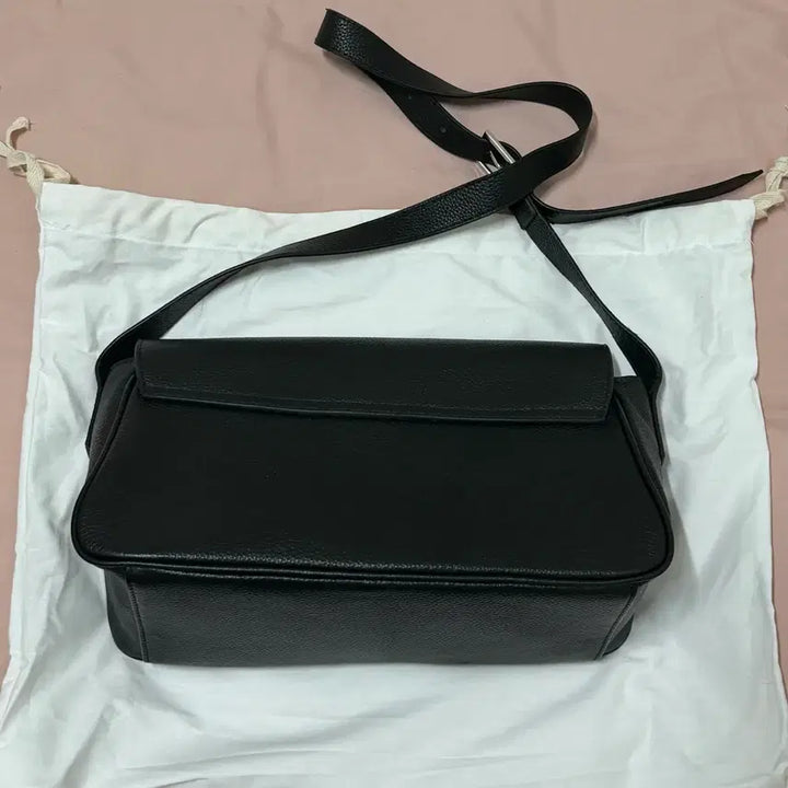 [BUNJANG] Ribbon Light Regan Shoulder Bag Black / 리본빛 리건 숄더백