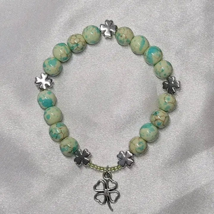 [BUNJANG] Mint Sediment Jasper Stone Clover Charm Bracelet / 민트 세디먼트 재스퍼 원석 클로버 장식 팔찌