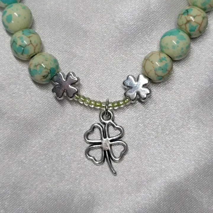 [BUNJANG] Mint Sediment Jasper Stone Clover Charm Bracelet / 민트 세디먼트 재스퍼 원석 클로버 장식 팔찌