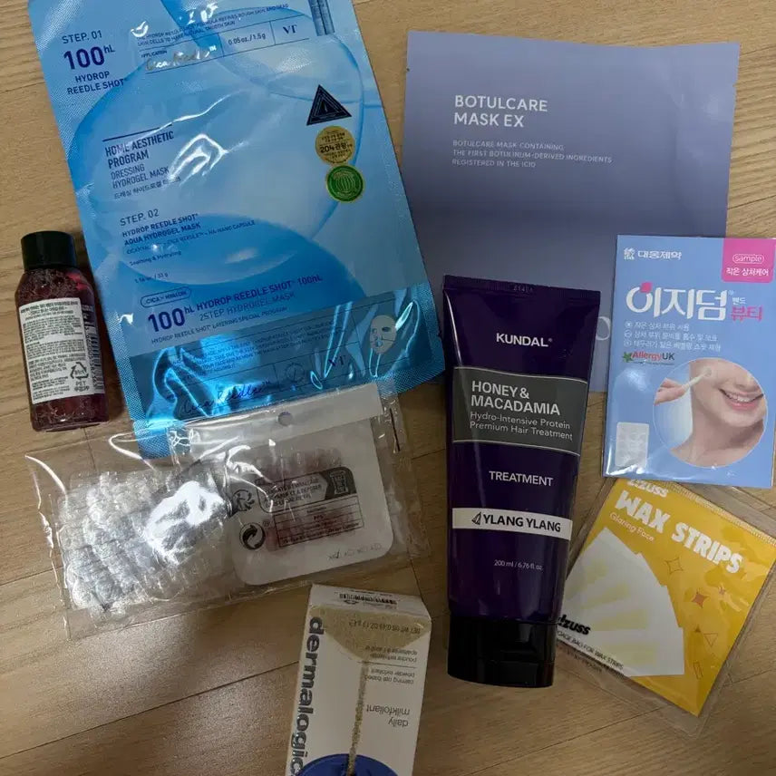 [BUNJANG] Beauty Bundle: Mask Pack, Treatment, Nail Art, Exfoliator, Samples / 화장품 샘플+마스크팩+트리트먼트 본품+네일 파츠+각질 제거 본품 일괄