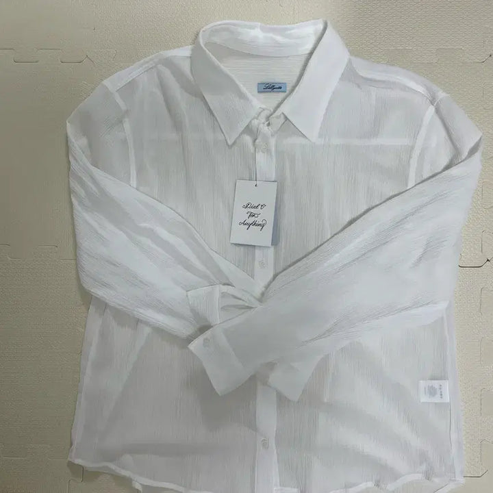 [SOLD OUT] 릴리코츠 시어셔츠 새 제품
