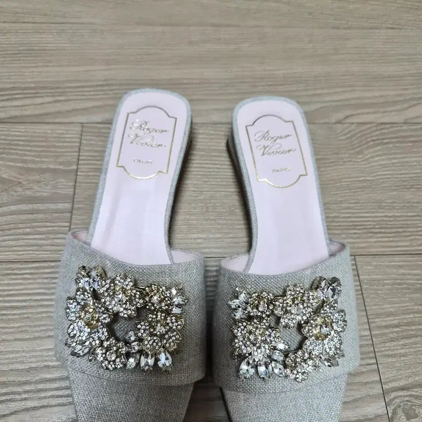 [BUNJANG] Roger Vivier Buckle Mules 35.5 (225-230) / 로저비비에 뮬 35.5(225-230)