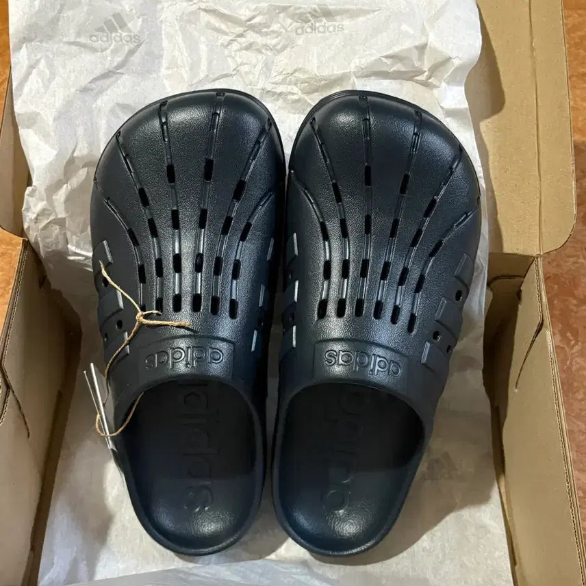 [BUNJANG] Adidas Adilette Clogs Aurora Ink / 아디다스 아딜렛 클로그 오로라 잉크