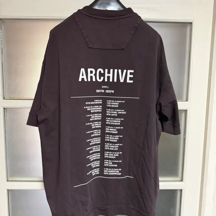 [SOLD OUT] 준지 25ss ARCHIVE TOUR 오버핏 숏슬리브 -와인