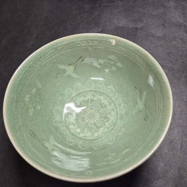 [BUNJANG] Yugeunhyeong Celadon Tea Bowl / 무형문화재 유근형 운학 화접국화문 청자 다완 다도구 차도구
