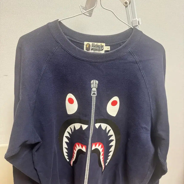 [BUNJANG] BAPE Shark Crewneck Sweatshirt Navy L / 베이프 샤크 네이비 맨투맨 L