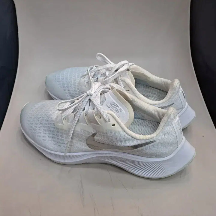 [BUNJANG] Nike Air Zoom Pegasus 37 White Running Shoes / 나이키 에어 줌 페가수스 37 화이트 250mm