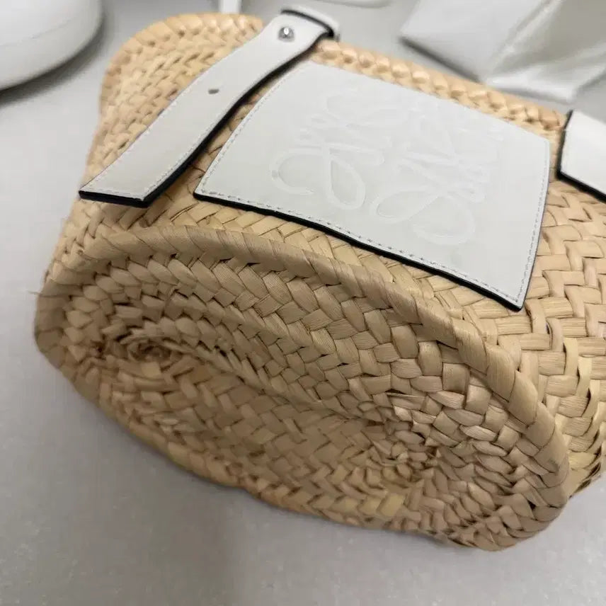 [BUNJANG] Loewe Raffia Basket Bag White Small / 로에베 라탄 바스켓백 화이트 (스몰)