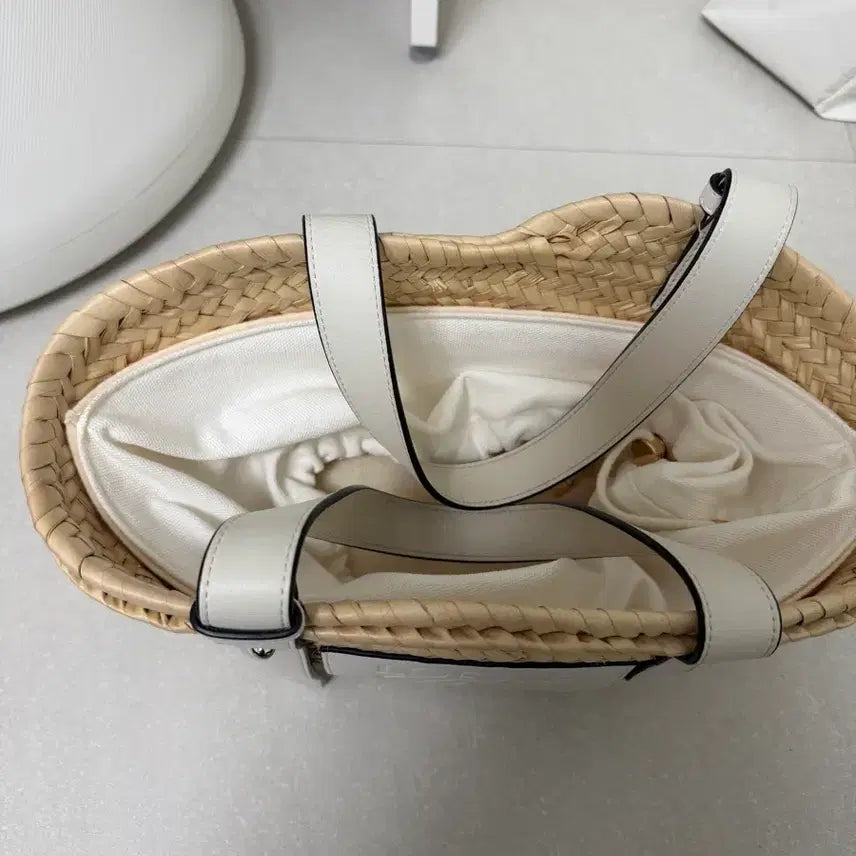 [BUNJANG] Loewe Raffia Basket Bag White Small / 로에베 라탄 바스켓백 화이트 (스몰)