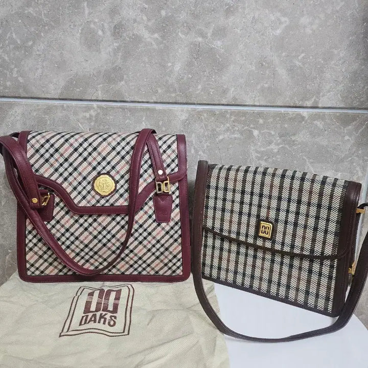 [BUNJANG] Burgundy Leather &amp; Brown Leather Shoulder Bags (Set of 2) / 숄더백새상품 두개 가격.