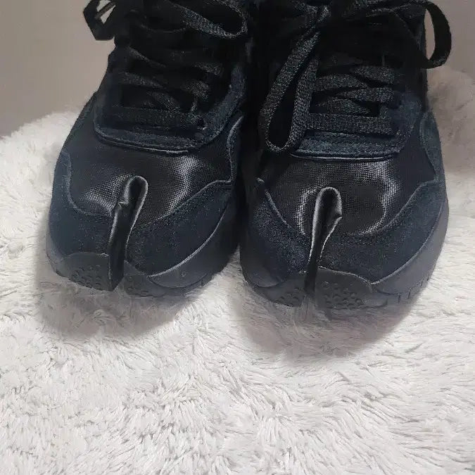 [BUNJANG] Maison Margiela x Reebok Tabi Sneakers Black Nylon/Suede Size 245 / 메종 마르지엘라 리복 타비 스니커즈 블랙 245