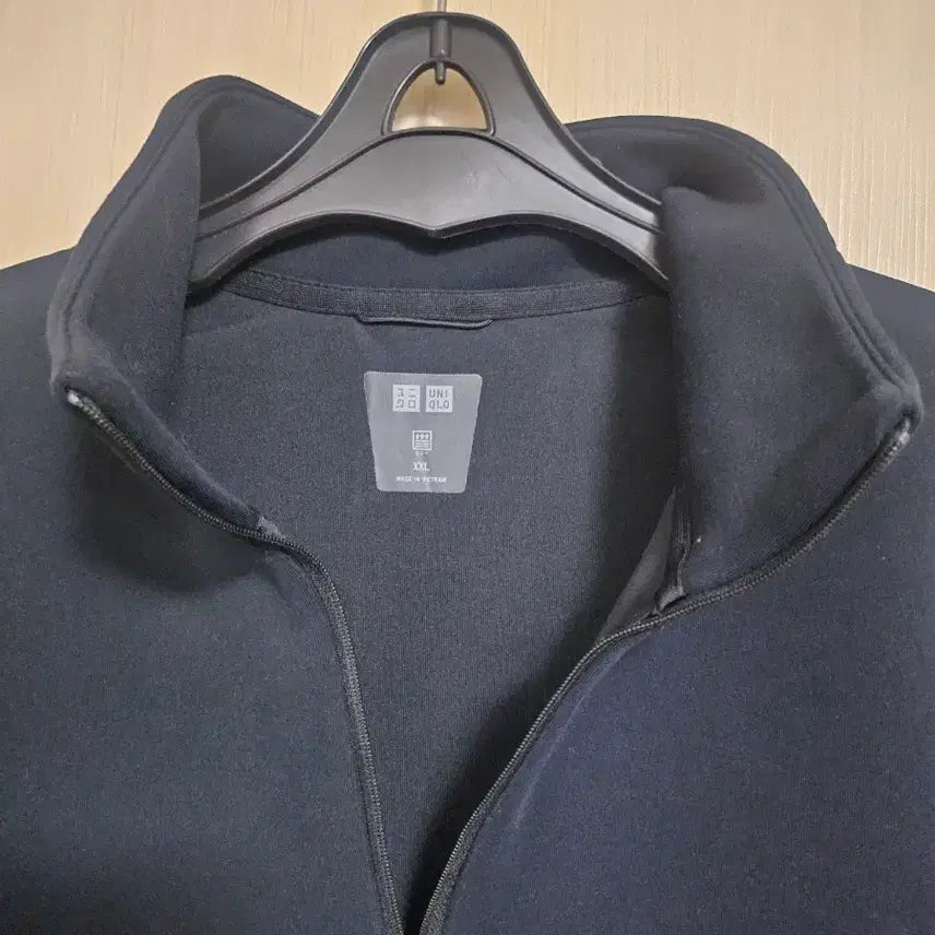[BUNJANG] Uniqlo Black Half-Zip Sweatshirt XL / 유니클로 블랙 하프집업 맨투맨 XL
