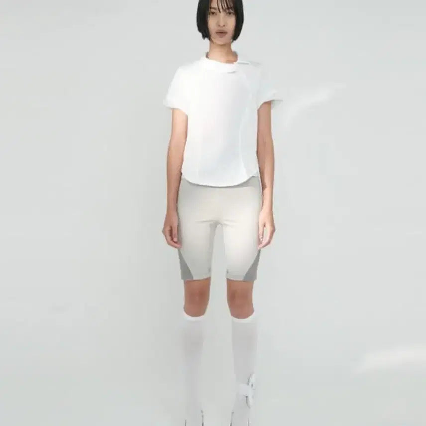 [BUNJANG] Oh hos Side Neck Collar T-shirt White / 오호스 사이드넥 카라티 화이트