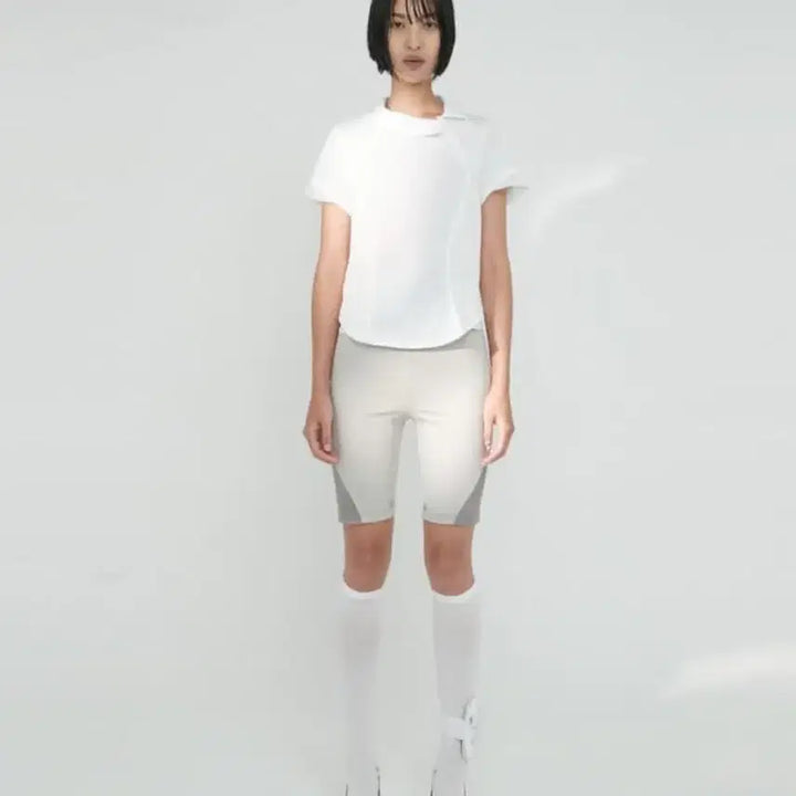 [BUNJANG] Oh hos Side Neck Collar T-shirt White / 오호스 사이드넥 카라티 화이트