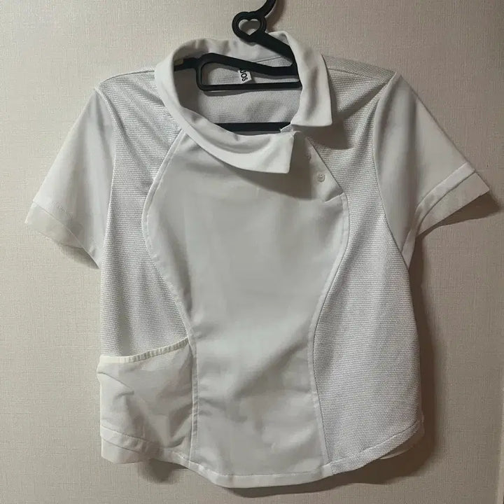[BUNJANG] Oh hos Side Neck Collar T-shirt White / 오호스 사이드넥 카라티 화이트