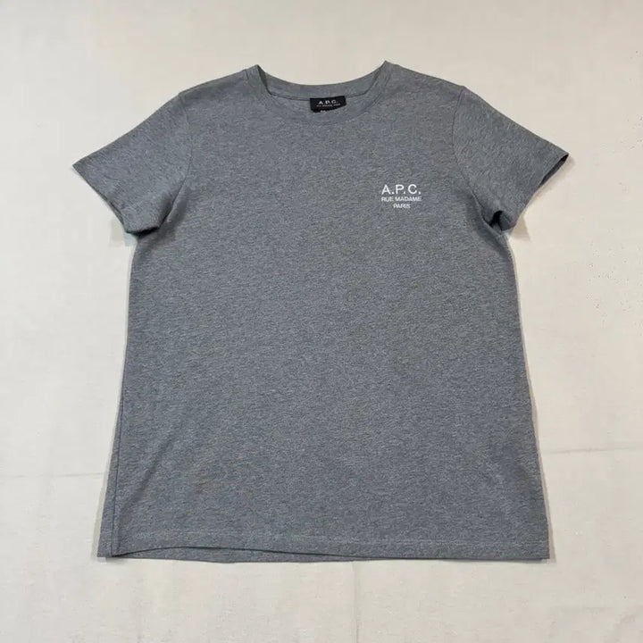 [BUNJANG] A.P.C. Embroidered Logo Grey T-Shirt (Size L) / L) 아페쎄 A.P.C. 자수로고 그레이 반팔 티셔츠