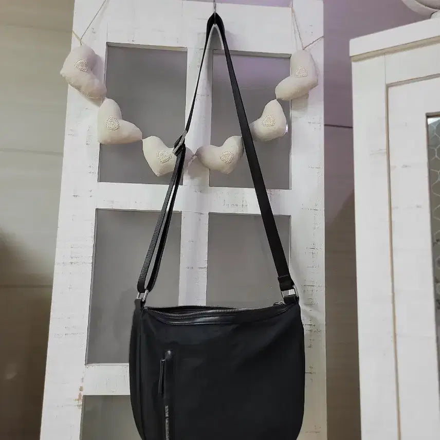 [BUNJANG] Mandarina Duck Hobo Bag Black / 정품 만다리나덕 호보백