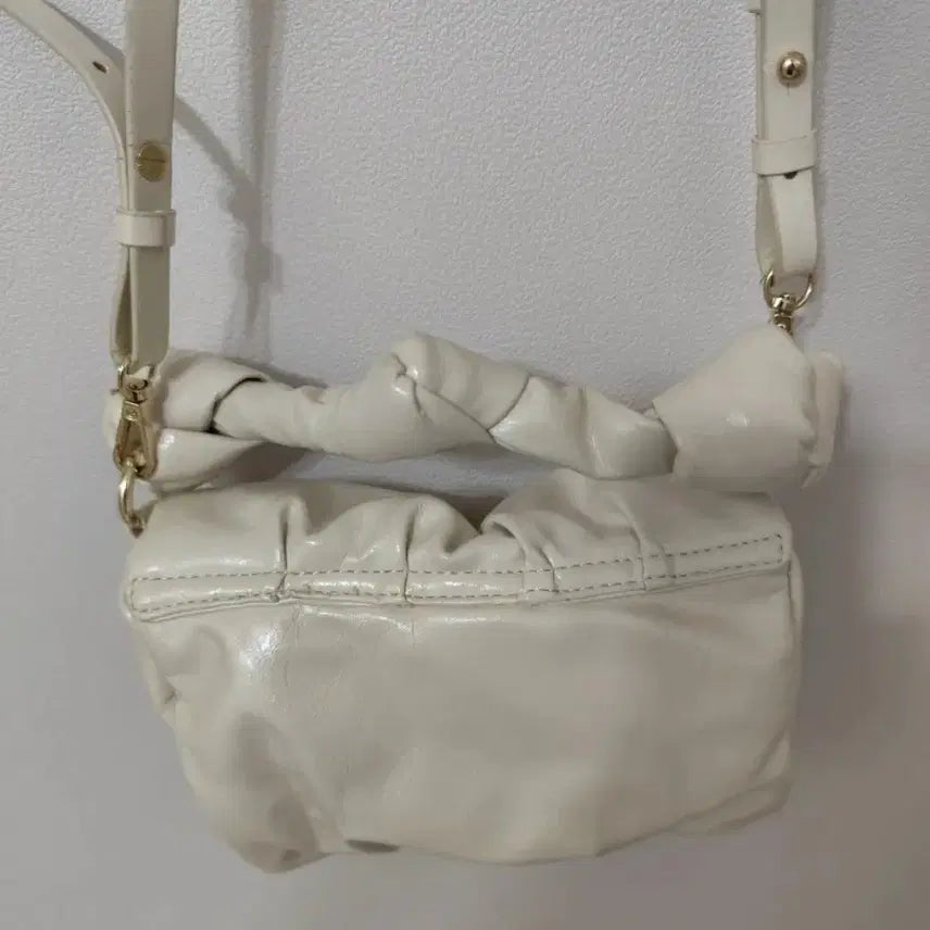 [BUNJANG] ZARA Shirring Mini Crossbody Bag / ZARA 아이보리 셔링 미니 크로스백