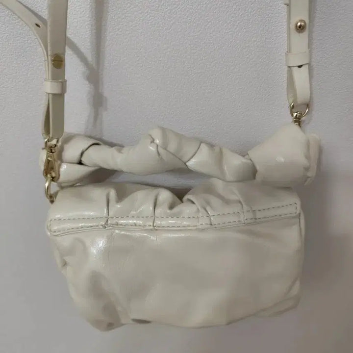 [BUNJANG] ZARA Shirring Mini Crossbody Bag / ZARA 아이보리 셔링 미니 크로스백