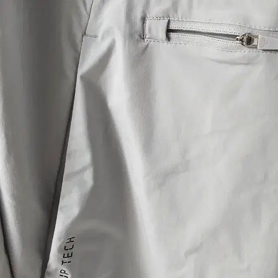 [BUNJANG] Dynafit Lightweight Windbreaker Hoodie Zip-Up / 다이나핏 바람막이 후드 집업 춘추 경량
