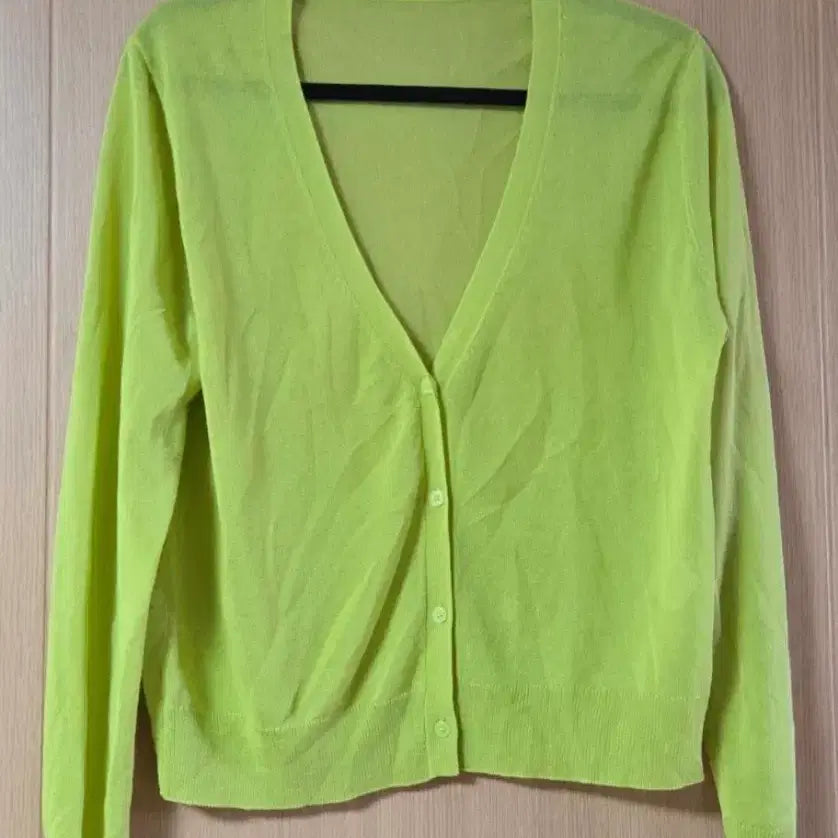 [BUNJANG] Keith Haring Lime V-Neck Summer Cardigan / 키스해링 라임색 브이넥 여름 가디건 (105)
