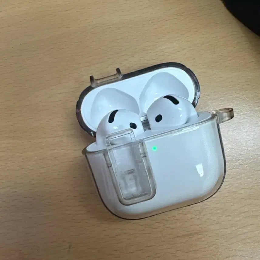 [BUNJANG] Apple AirPods Pro (4th Gen) Noise Cancelling / 에어팟4 노캔 급처