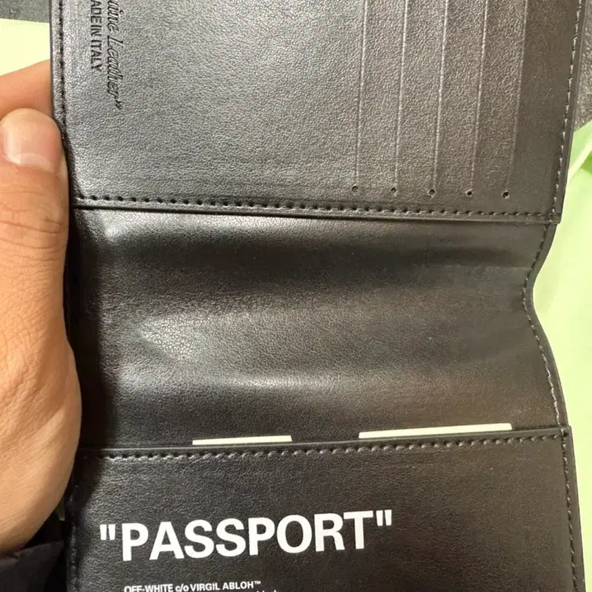 [BUNJANG] Off-White Virgil Abloh Passport Holder Full Box / 오프화이트 여권지갑 (버질 아블로) 풀박스