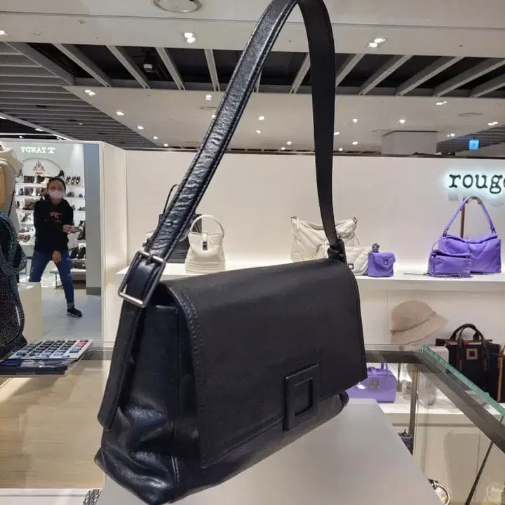 [BUNJANG] Loose &amp; Lounge Capri Flap Bag M Shoulder Bag / 새상품)루즈앤라운지 카프리플랩백