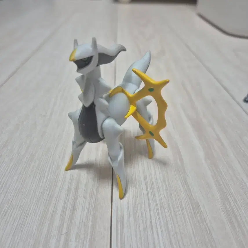 [BUNJANG] Pokemon Moncolle Arceus Figure / 포켓몬 몬콜레 아르세우스 정품