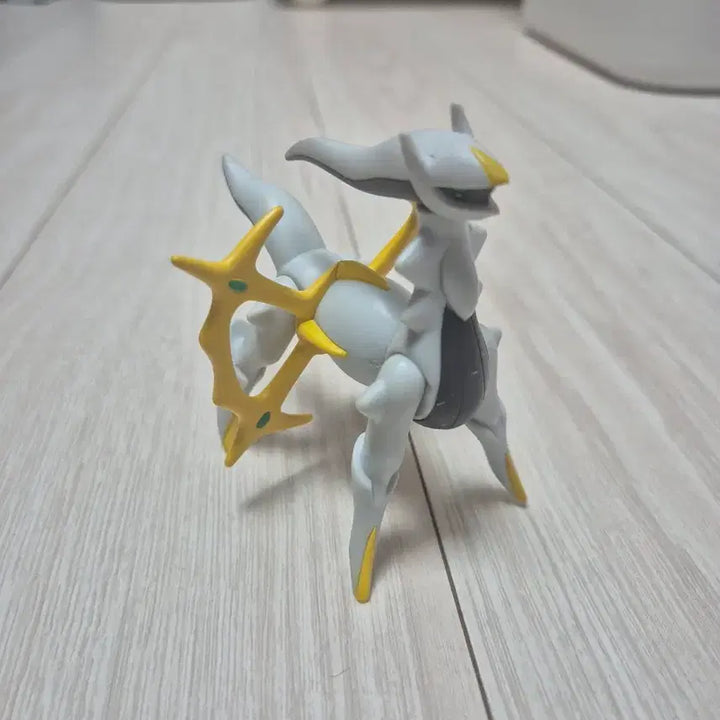 [BUNJANG] Pokemon Moncolle Arceus Figure / 포켓몬 몬콜레 아르세우스 정품