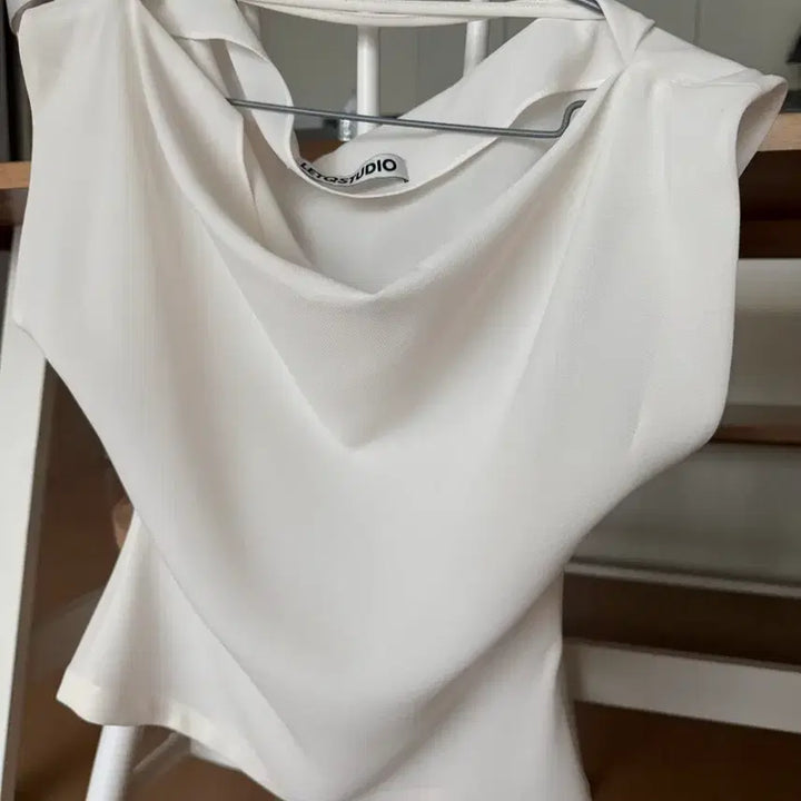 [BUNJANG] Reticence Studio Drape Strap Blouse - Cream / 레티켓스튜디오 드레이프 스트랩 블라우스 크림