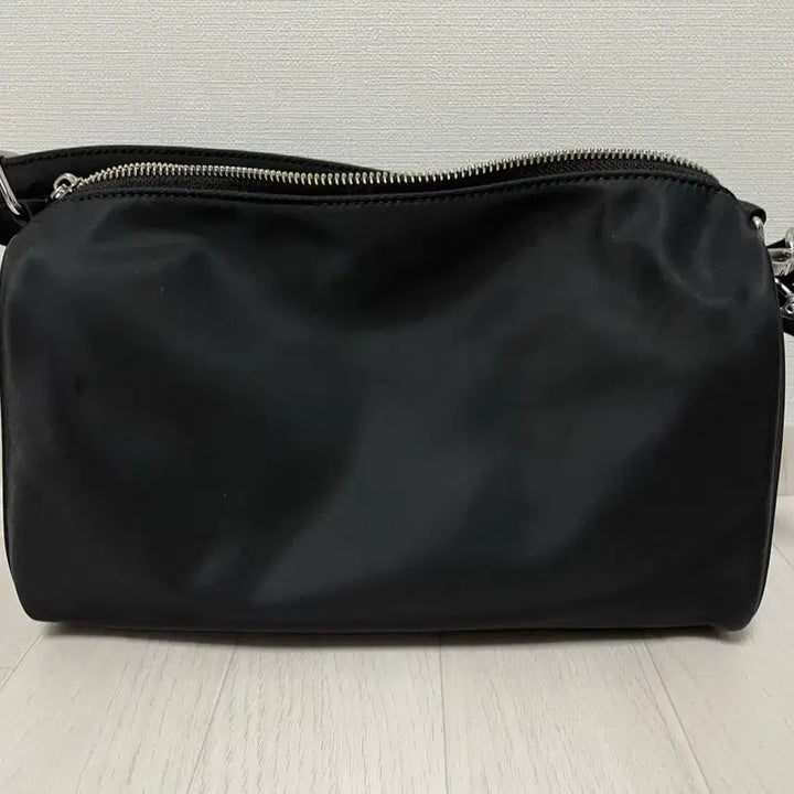 [BUNJANG] ISSEY MIYAKE Mellow Bag - Black / 아이 세이 예르 멜로우백 - 블랙