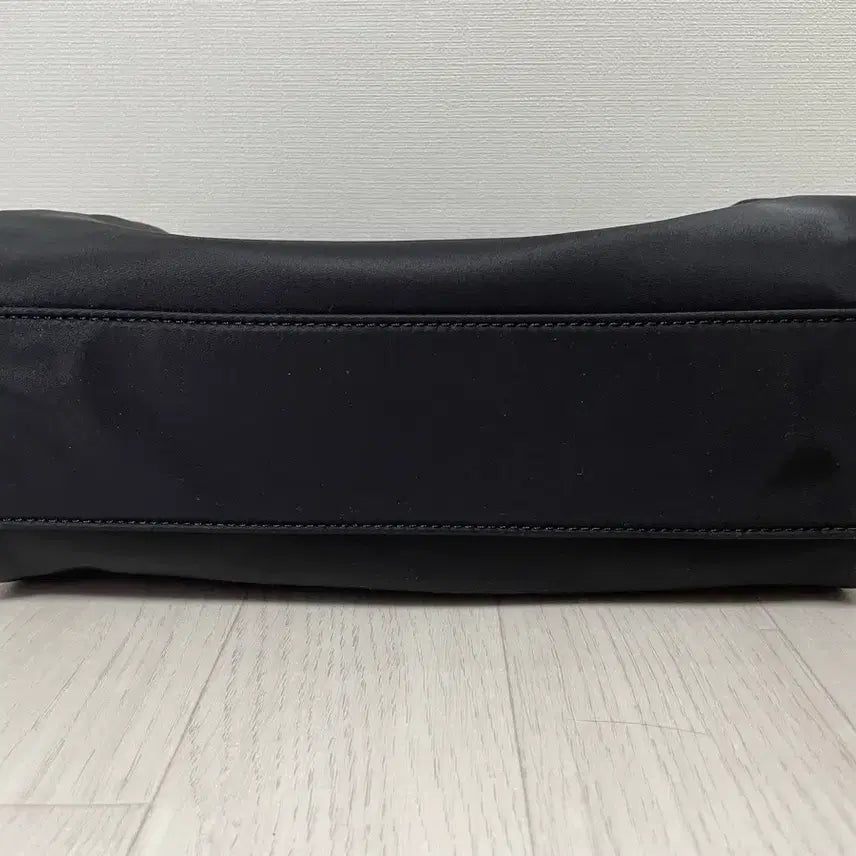 [BUNJANG] ISSEY MIYAKE Mellow Bag - Black / 아이 세이 예르 멜로우백 - 블랙
