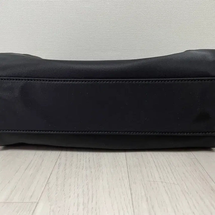 [BUNJANG] ISSEY MIYAKE Mellow Bag - Black / 아이 세이 예르 멜로우백 - 블랙