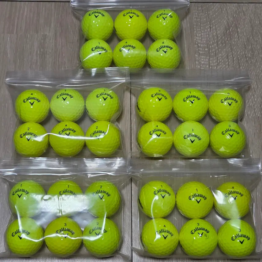 [BUNJANG] Callaway A-Grade Glossy Colored Lost Golf Balls - 30 Balls / 캘러웨이 A급 유광 컬러 로스트볼 30구 중고골프공 -무료배송-