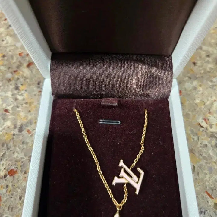 [BUNJANG] Louis Vuitton Gold Pink Bracelet / 정품  루이비통 골드 핑크 팔찌